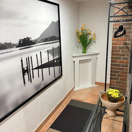 Lakeside Apartment *